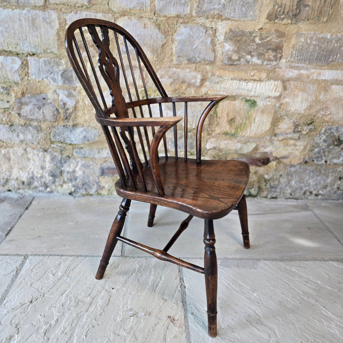 well-proportioned-hoop-stick-high-back-windsor-armchair-constructed-ash-saddled-elm-seat-central-shaped-splat-pierced-decoration-arm-bow-concave-shape-underarm-supports-turned-legs-H-shape-stretcher-comfortable-good-colour-buckinghamshire-lincolnshire-english-circa-1790-1800-1810-1820-for-sale-damon-blandford-antiques-stow-on-the-wold-cotswolds-antique-regional-provincial-furniture-seating