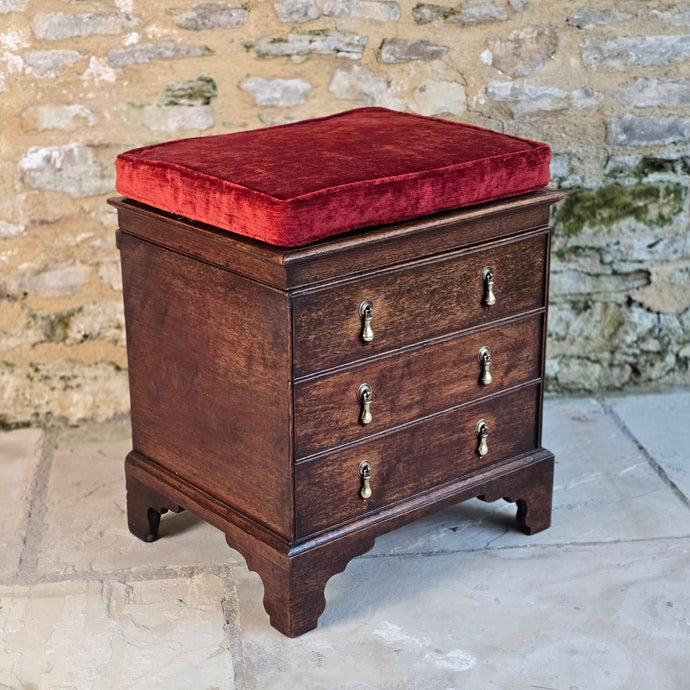 really-good-18th-century-early-oak-log-bin-small-faux-chest-three-drawers-moulded-lift-up-top-fitted-interior-removable-zinc-storage-bin-original-brass-drop-handles-bracket-feet-excellent-condition-good-colour-wear-velvet-seat-pad-informal-fireside-seat-for-sale-stow-on-the-wold-damon-blandford-antiques-cotswolds