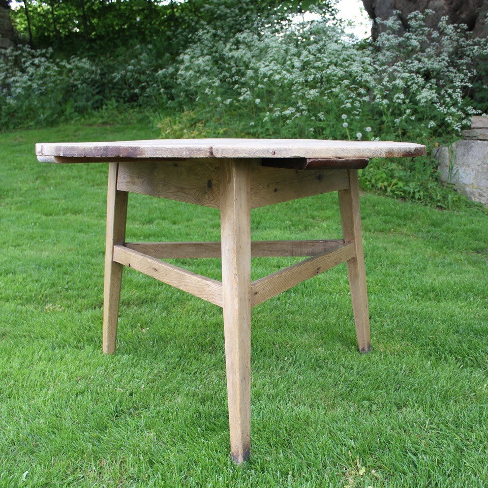 large-late-georgian-pine-cricket-table-scrubbed-top-splayed-tapered-legs-united-by-stretchers-unusually-large-size-good-kitchen-table-informal-dinning-table-three-people-attractive-rustic-table-good-solid-condition-english-welsh-circa-1830-for-sale-damon-blandford-antiques-stroud-stow-on-the-wold-country-interior-design