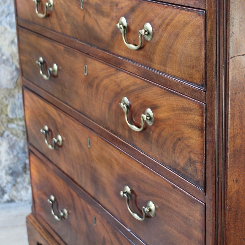 good-quality-C18th-century-mahogany-chest-two-short-over-four-long-graduated-drawers-canted-corners-bracket-feet-lined-in-oak-cock-beading-brass-swan-neck-handles-moulded-top-well-figured-cuts-mahogany-excellent-colour-condition-heavy-large-storage-space-excellent-condition-for-sale-damon-blandford-antiques-country-elegant-stroud-stow-on-the-wold-cotswolds-furniture