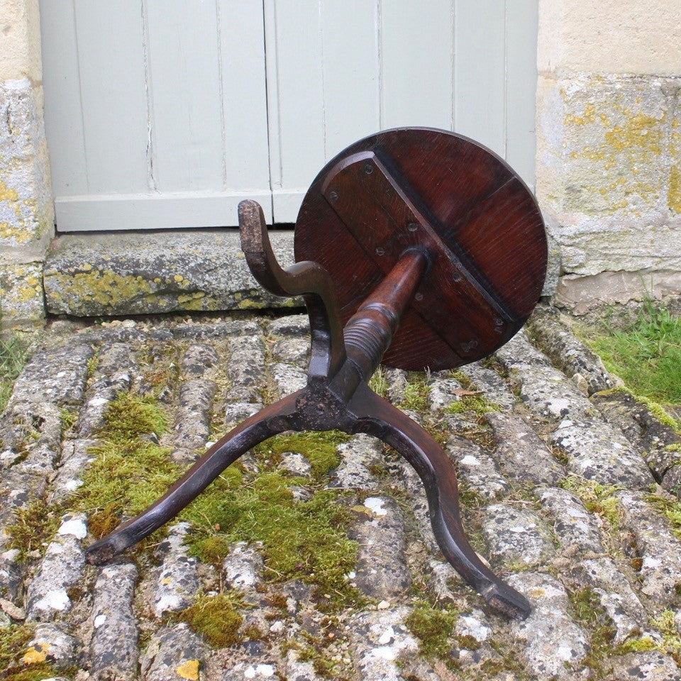 18th-century-oak-pedestal-table-tripod-base-excellent-proportions-colour-two-plank-top-elegant-tapered-support-bobbin-turned-fabulous-cabriole-legs-excellent-condition-patination-condition-drinks-table-lamp-stand-for-sale-damon-blandford-antiques-stroud-stow-on-the-wold-cotswolds-interior-style-design