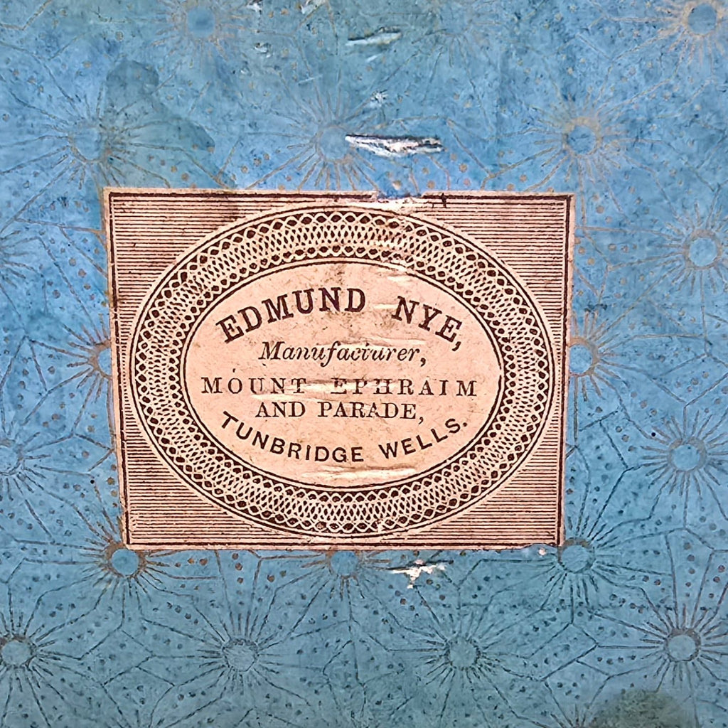 Fine-tunbridge-ware-box-leading-maker-edmund-nye-excellent-original-condition-superb-example-geometric-tumbling-cube-pattern-design-lid-repeating-floral-sprays-patterned-lining-paper-makers-label-underside-great-exhibition-1851-for-sale-damon-blandford-antiques-stow-on-the-wold-cotswolds-inlaid-mico-mosaic