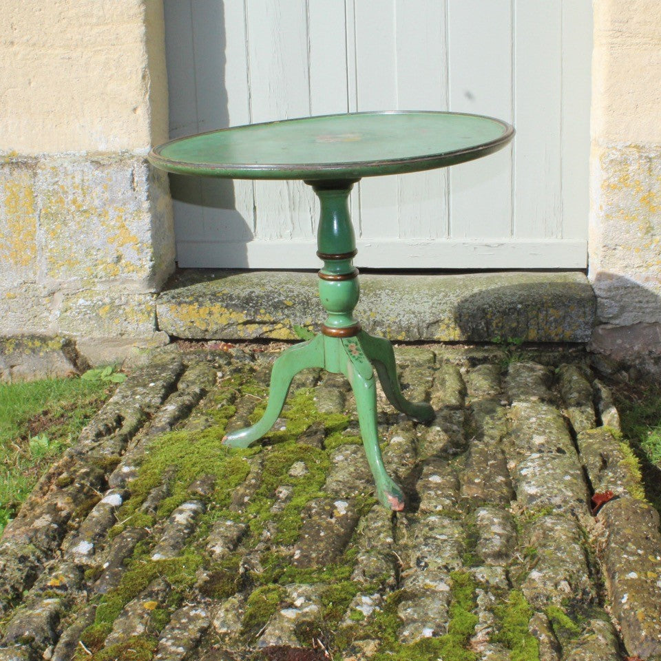 Damon pedestal shop coffee table